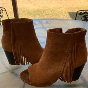 Kenneth Cole Reaction suede fringe booties